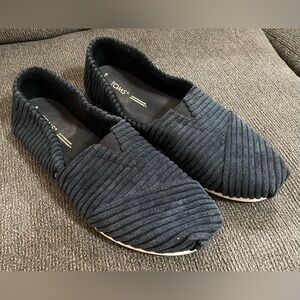 Toms Black Corduroy Slip On Shoes Women’s size 9.5